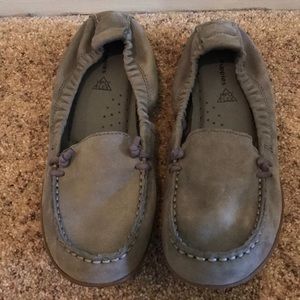 Hush Puppies 7M, slip-on loafers